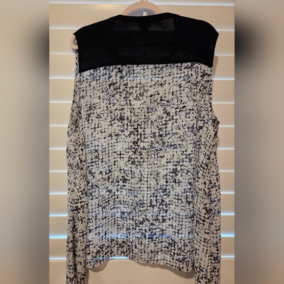 Torrid Sheer Sleeveless Blouse - Picture 4 of 5